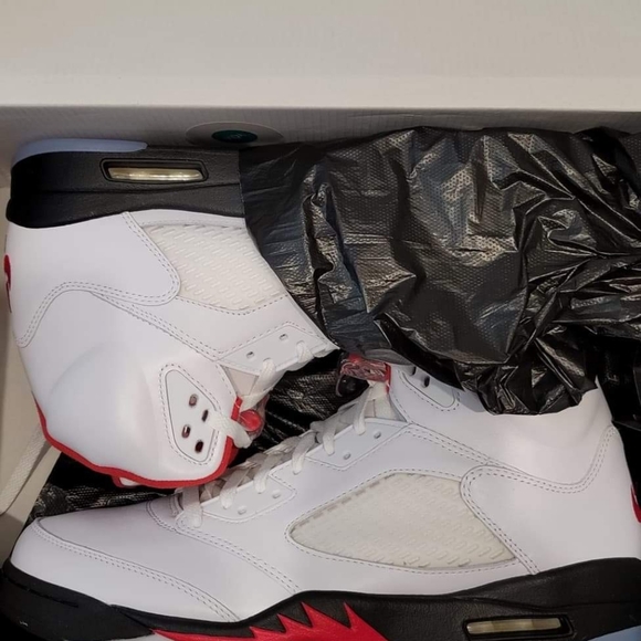 Jordan\'s main image 5